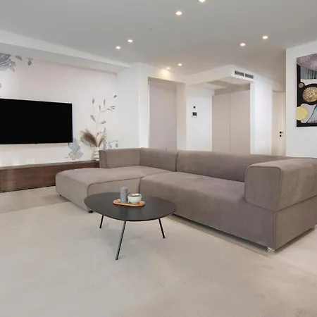 Stunning Apartment In Malinska With Wifi *