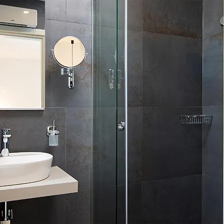 Beautiful Apartment In Malinska 아파트