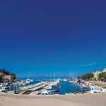 Stunning Apartment In Malinska With Wifi *