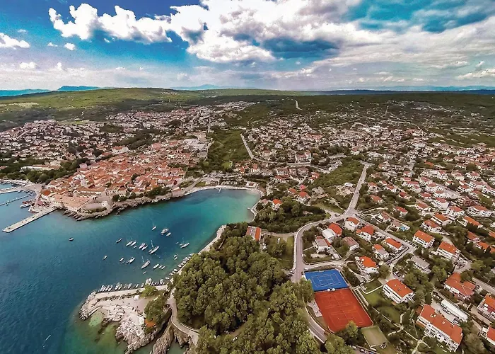 Beautiful Apartment In Malinska