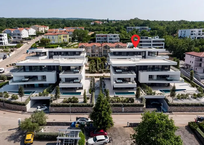 Beautiful Apartment In Malinska Apartman